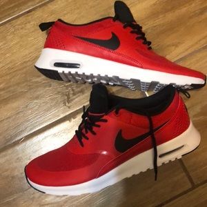Women’s Nike Air Max Thea NEW